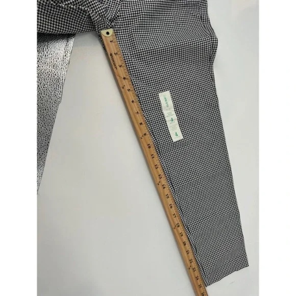 Old Navy Size 4 Houndstooth Mid-Rise. Ankle Length Pants - Picture 7 of 7